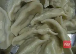 Northeast Illustration of how to make celery dumplings 14