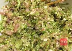 Illustration of how to make celery dumplings 5