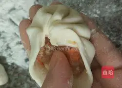 Illustration of how to make steamed buns stuffed with carrot filling 10