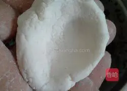 Illustration of how to make sweet-scented osmanthus, black sesame and lard dumplings 5