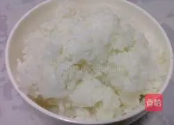 Illustration of how to make egg fried rice 1