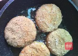 Illustration of how to make potato pancakes with mixed vegetables and meat 10