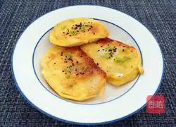 Illustration of how to make golden steamed bun slices 9