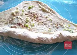 Illustration of how to make green onion cake 3