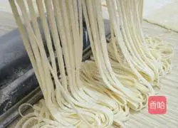 How to make handmade egg noodles (noodle machine version) Illustration 1