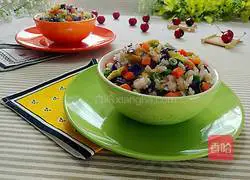 Illustration of how to make colorful egg fried rice 21