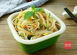 Illustration of how to make Zhixiang mung bean sprout noodles 10