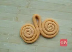 Illustration of how to make carrot butterfly steamed buns 5