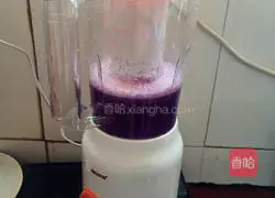 Illustration of how to make colorful glutinous rice balls with peanut and sesame filling 3