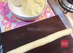 Illustration of how to make sugar-centered sesame cake 2