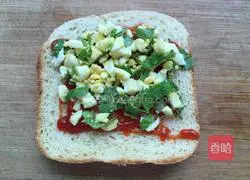 Illustration of how to make a simple sandwich 8