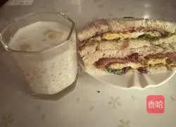  Illustration of making bacon sandwich 11