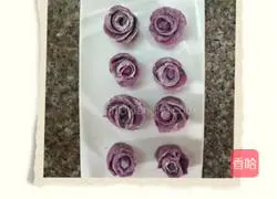 Illustration of how to make rose steamed buns 8