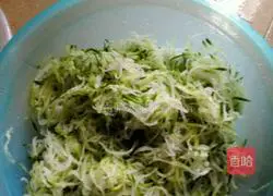 radish Illustration of how to make vermicelli buns 2