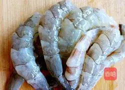 Illustration of how to make pan-fried potato and shrimp cakes 4