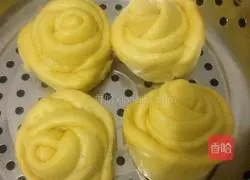 Illustration of how to make pumpkin rose steamed buns 11