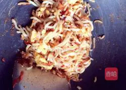 Illustration of how to make fried noodles with tomatoes and eggs 5