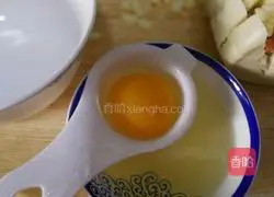 Illustration of how to make crispy steamed buns with cheese and ham 6