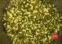 Illustration of how to make mung bean cake 1