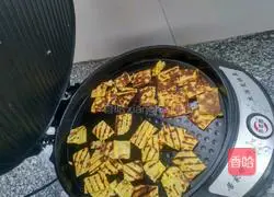 Illustration of how to make egg yolk cake 10