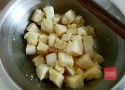 Illustration of how to make cumin steamed buns 1