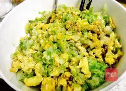 Illustration of how to make cabbage and egg dumplings 6