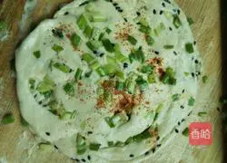 Illustration of how to make scallion pancakes 11