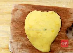 Illustration of how to make sweet potato mashed love cake (belongs to your love) 8