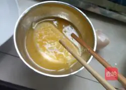 Illustration of how to make fried steamed bun slices 4