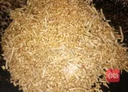 Illustration of how to stir-fry Houttuynia cordata with tomatoes 6