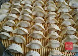 Illustration of how to make white radish and mutton stuffed dumplings 12