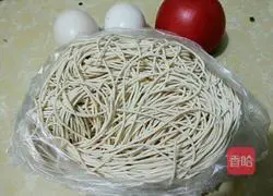 Illustration of how to make tomato and duck egg noodles 1