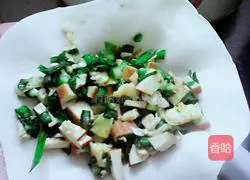 Illustration of how to make leek, fragrant and dried egg vegetarian pie 6