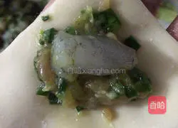Illustration of how to make shrimp waist wontons 7
