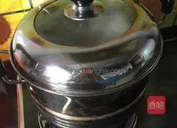 Illustration of how to make coriander and pork dumplings 5