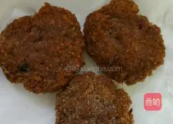 Illustration of how to make lettuce and beef patties 7