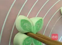 Cartoon Illustration of how to make steamed buns 12