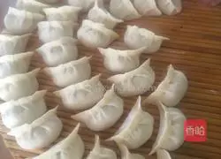 Illustration of how to make pickled cabbage dumplings 5