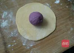 Illustration of how to make purple potato blossom steamed buns 5