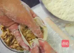 Illustration of how to make sauerkraut and pork buns 11