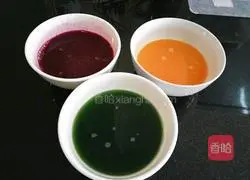 Illustration of how to make colorful glutinous rice balls 1