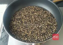 Illustration of how to make glutinous rice dumpling stuffing 2