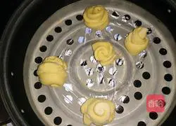 Illustration of how to make Coconut Pumpkin Dragon Ball Steamed Buns 1