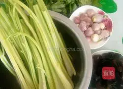 Illustration of how to make fungus and celery buns 3