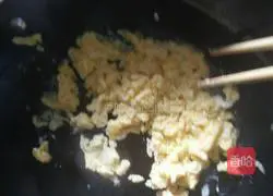 Carrot, egg, ham Illustration of how to make fried rice 4