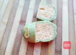 Illustration of making couple's slipper steamed buns 18