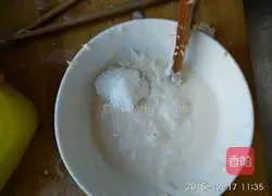 Illustration of how to make lotus root meat pie 19