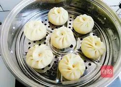 Illustration of how to make carrot stuffed buns 20