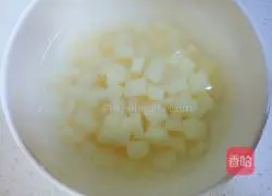 Illustration of how to make potato and ham braised rice 2