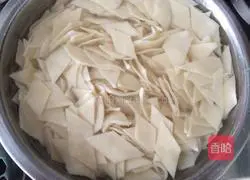 Illustration of how to make fried noodles with vegetables and ham 5